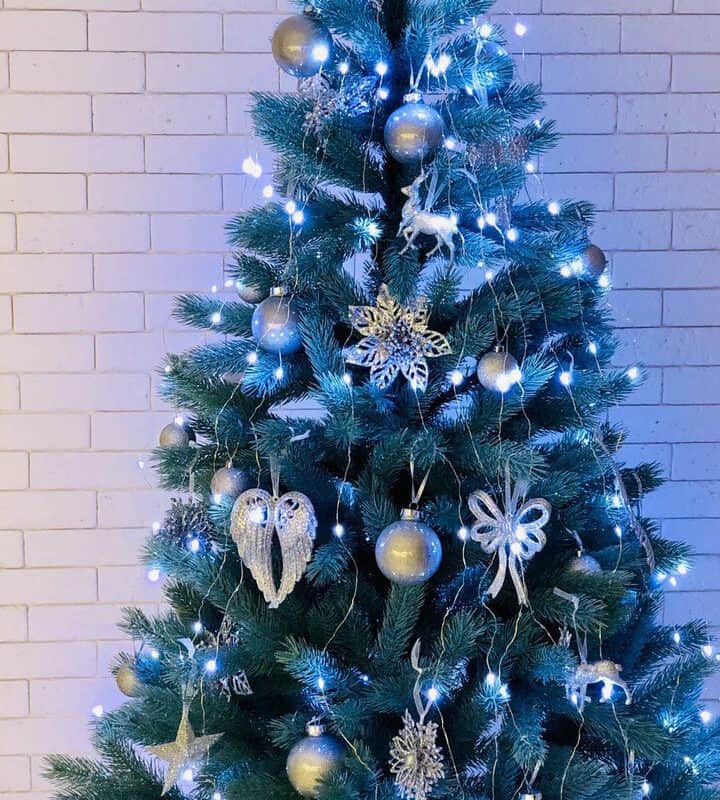 Kunstkuusk Reval ehetes-küünaldes